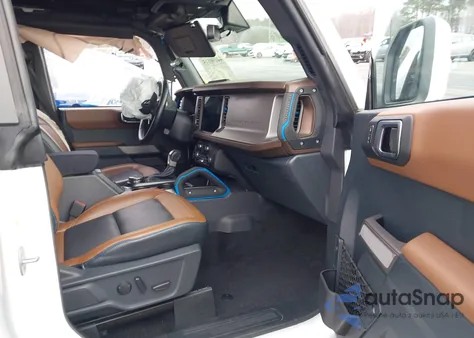 2023 Ford Bronco Outer Banks z USA, uszkodzony, nr VIN 1FMEE5BP2PLC14362